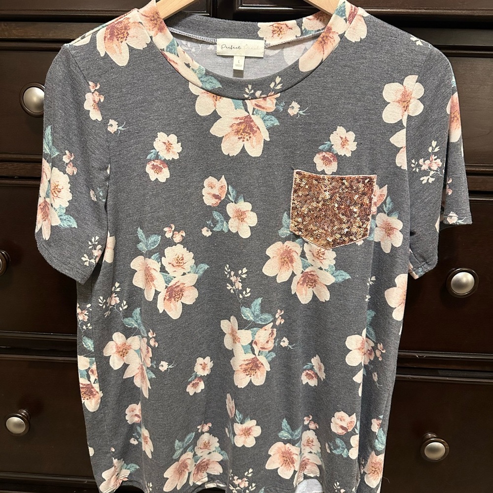 Floral Gray T-Shirt with Sequin Pocket